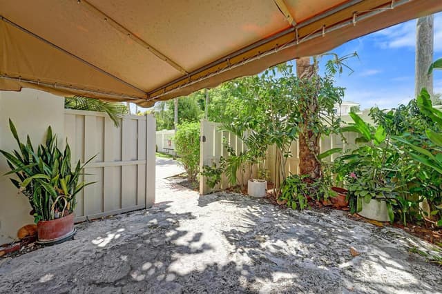 5555 N Ocean Boulevard # 17, Lauderdale By The Sea FL 33308 - Lauderdale By The Sea, FL - Photo 2