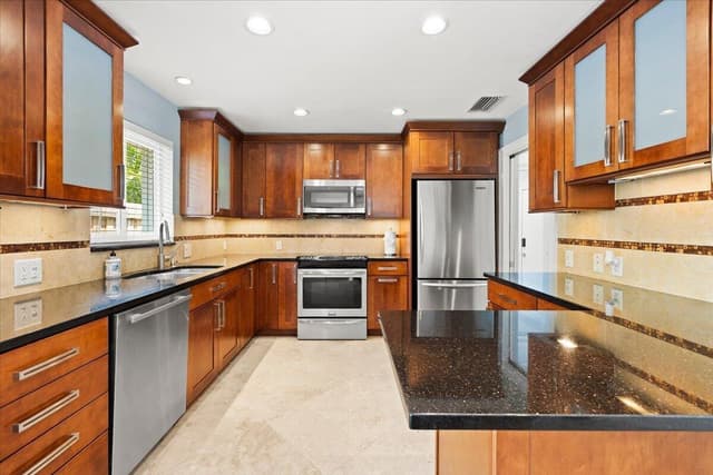 2137 NE 17TH Avenue, Wilton Manors FL 33305 - Wilton Manors, FL - Photo 4