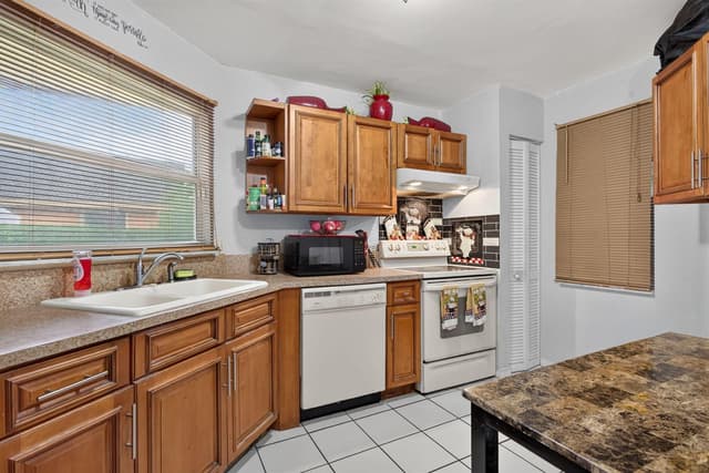 3037 Coral Ridge Drive Unit 3037, Coral Springs FL 33065 - Coral Springs, FL - Photo 5