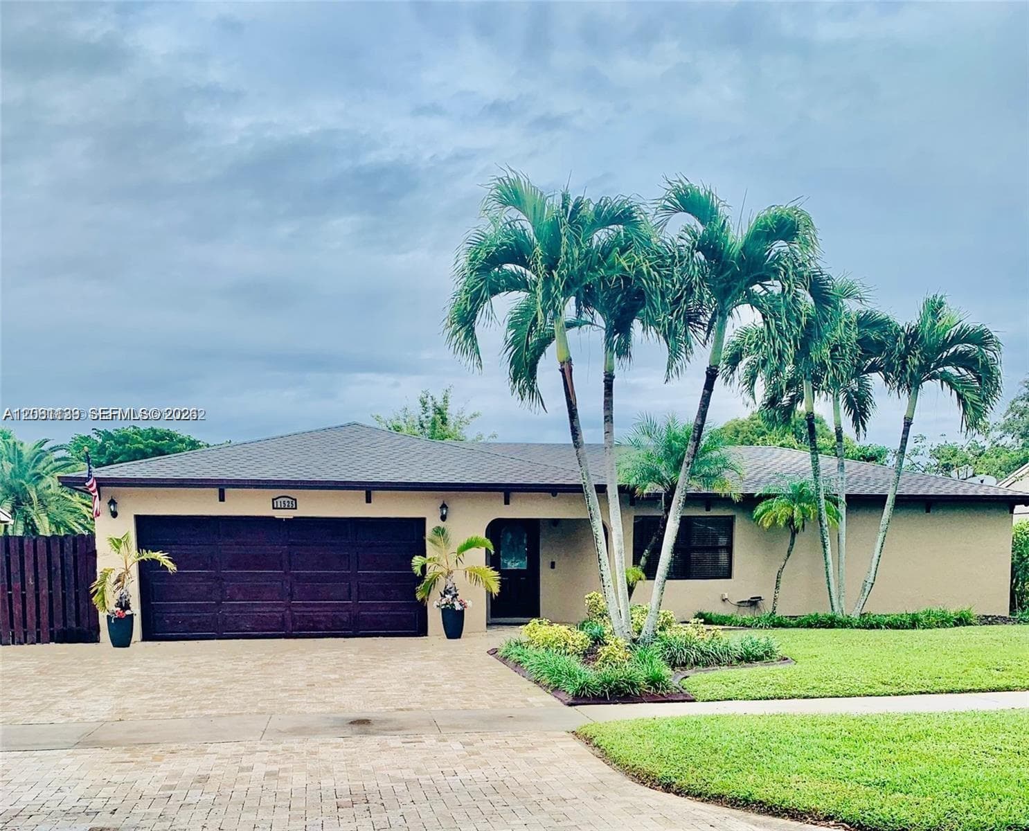11525 SW 54th St, Cooper City FL 33330 - Cooper City, FL - Photo 1