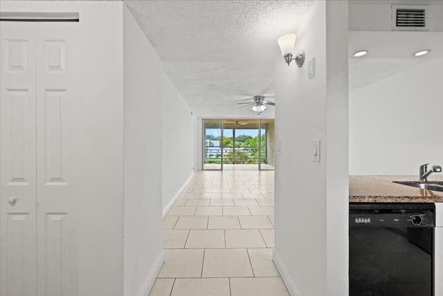 1831 Sabal Palm Drive # 403, Davie FL 33324 - Davie, FL - Photo 4