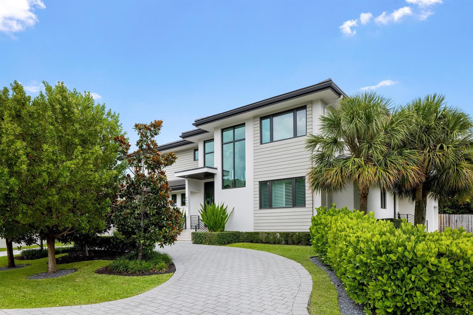 2400 NE 27th Avenue, Fort Lauderdale FL 33305