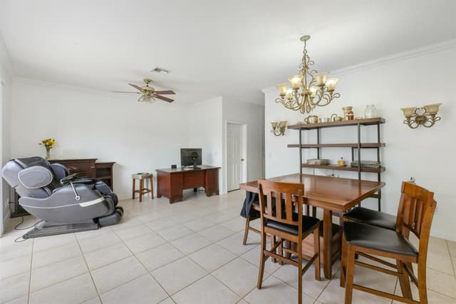 831 NW 130TH Avenue, Pembroke Pines FL 33028 - Pembroke Pines, FL - Photo 4