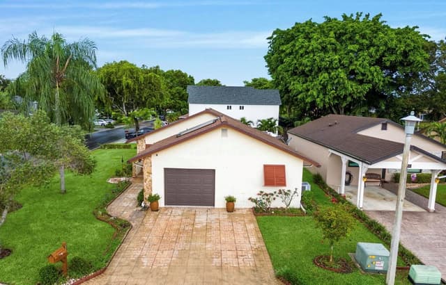 5611 SW 97TH Terrace, Cooper City FL 33328 - Cooper City, FL - Photo 4