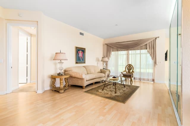 7927 Exeter Boulevard E, Tamarac FL 33321 - Tamarac, FL - Photo 6