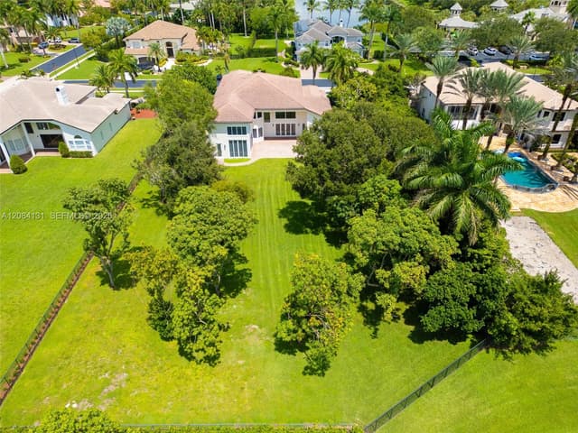 11406 Canyon Maple Blvd, Davie FL 33330 - Davie, FL - Photo 6