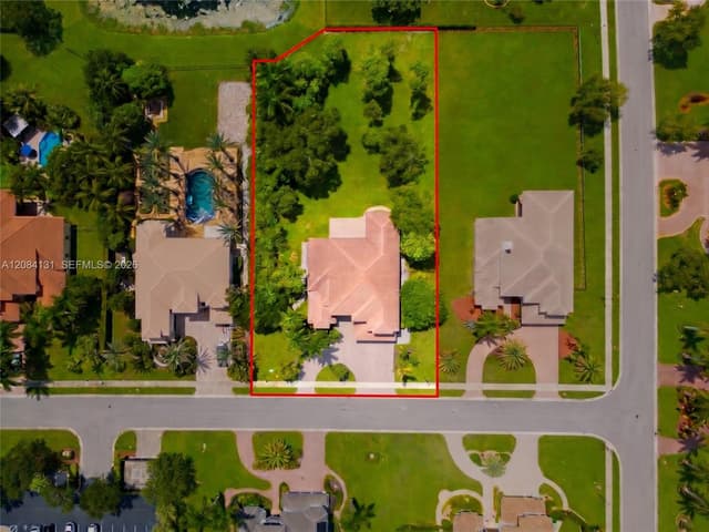 11406 Canyon Maple Blvd, Davie FL 33330 - Davie, FL - Photo 5