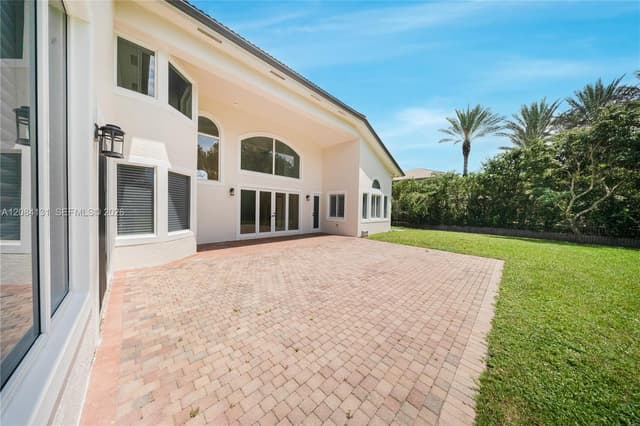 11406 Canyon Maple Blvd, Davie FL 33330 - Davie, FL - Photo 4