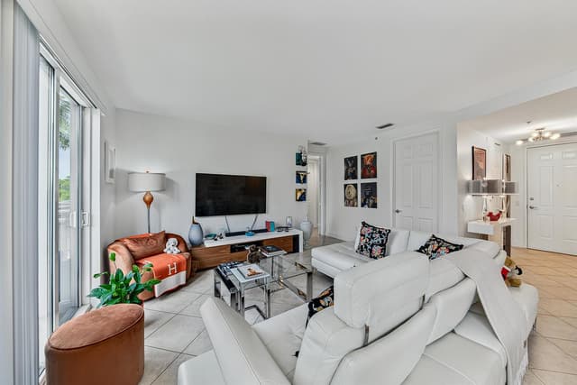 2631 NE 14TH Avenue # 316, Wilton Manors FL 33334 - Wilton Manors, FL - Photo 4