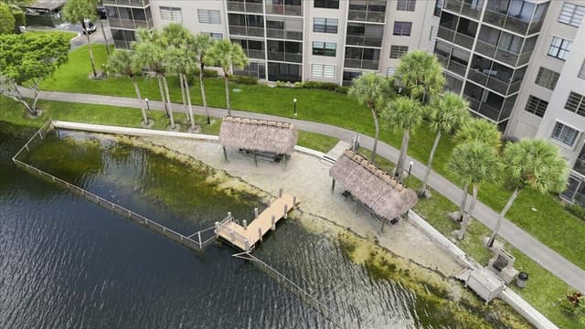 1100 COLONY POINT Circle # 121, Pembroke Pines FL 33026 - Pembroke Pines, FL - Photo 3