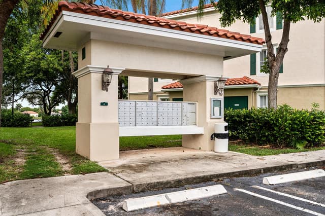 11721 W ATLANTIC Boulevard # 725, Coral Springs FL 33071 - Coral Springs, FL - Photo 4