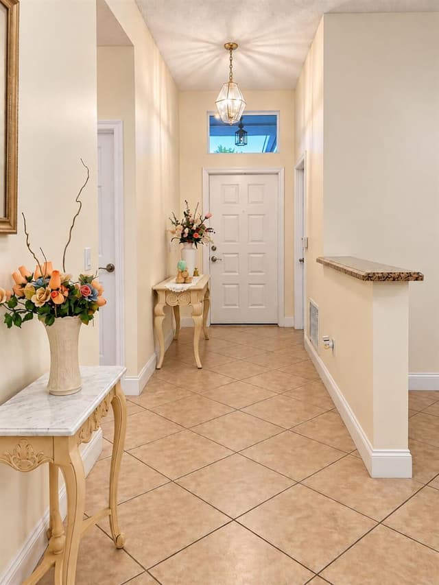 10164 LOMBARDY Drive, Tamarac FL 33321 - Tamarac, FL - Photo 4