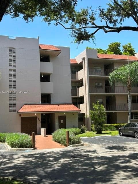 1811 Sabal Palm Dr # 204, Davie FL 33324