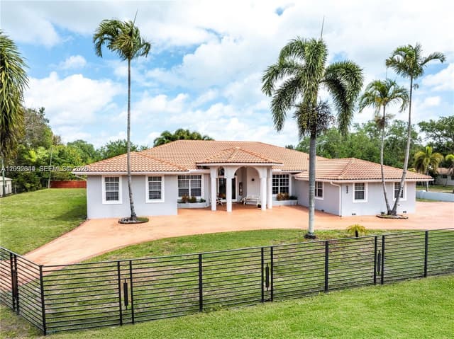 5303 SW 111TH TER, Davie FL 33328 - Davie, FL - Photo 4