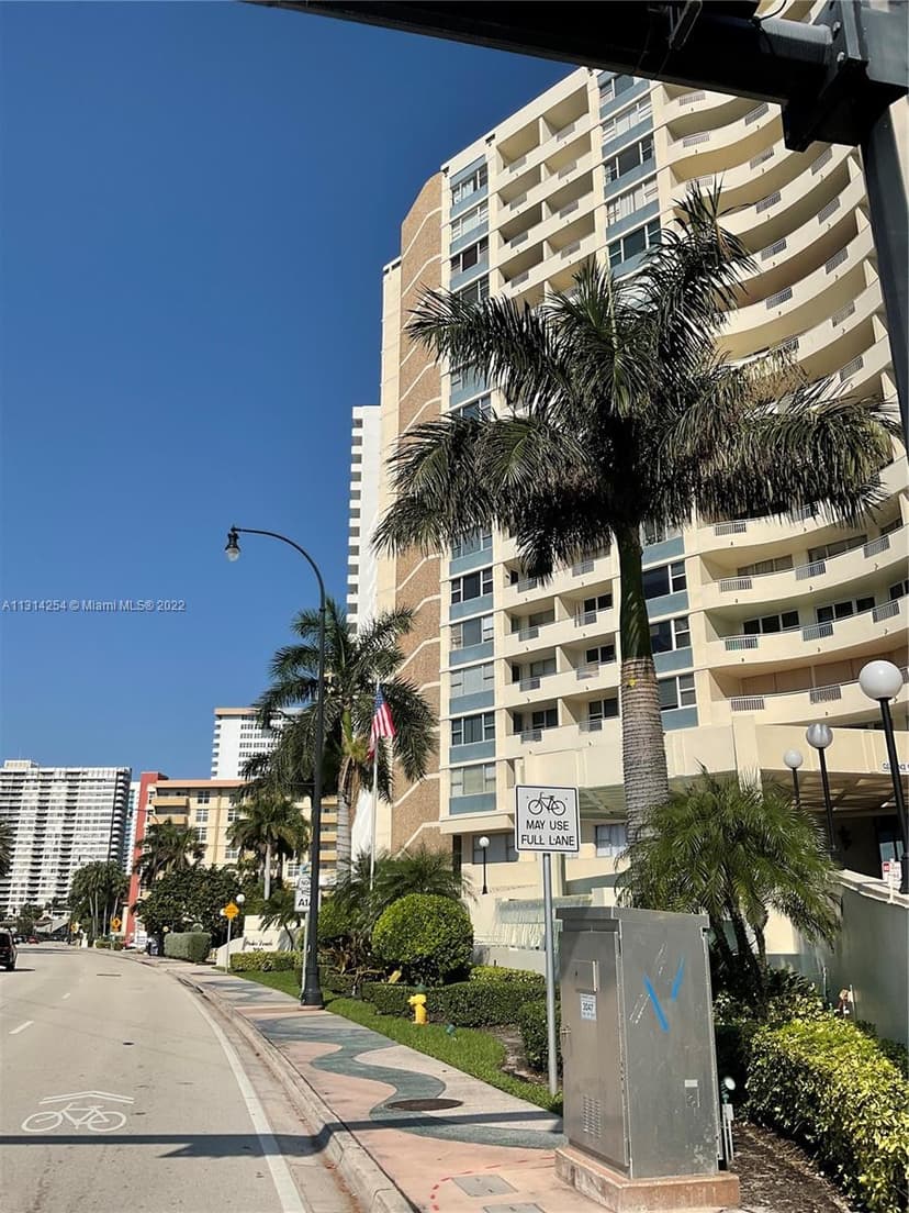 3180 S Ocean Dr # 1503, Hallandale Beach FL 33009