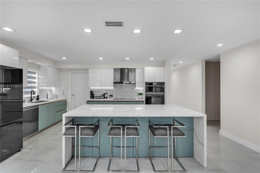 1045 Hollywood Blvd, Hollywood FL 33019