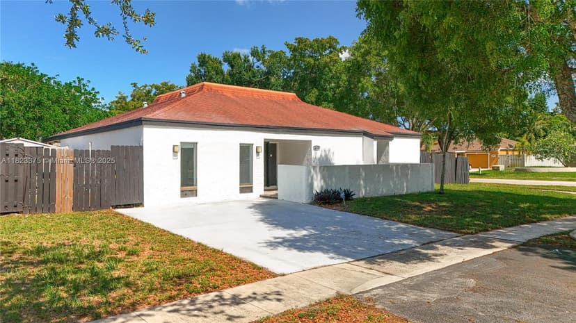 4996 SW 95th Ave, Cooper City FL 33328