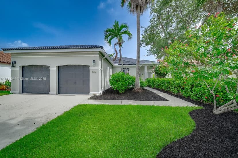 1212 Camellia Ln, Weston FL 33326