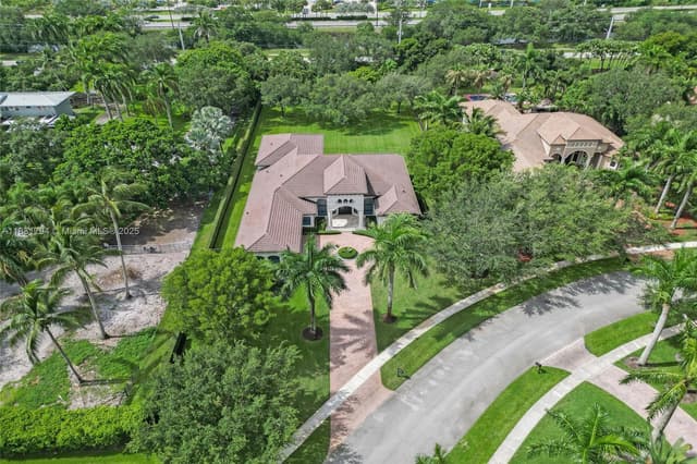 11056 Blackhawk Blvd, Davie FL 33328 - Davie, FL - Photo 4