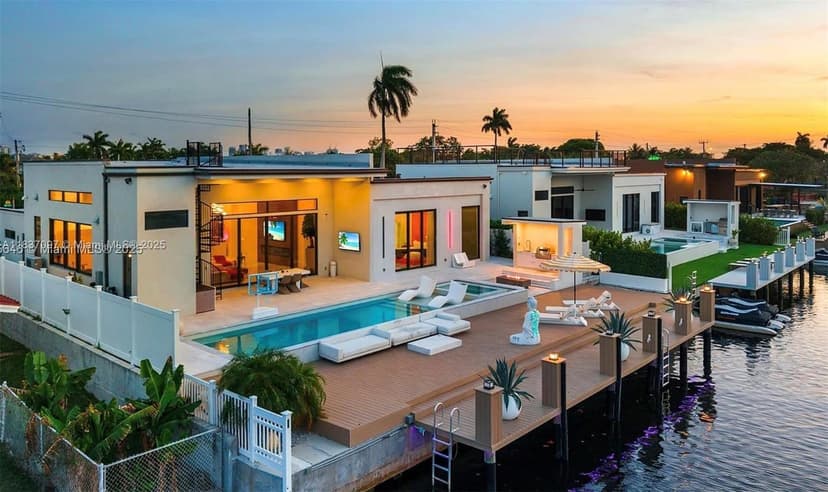 2225 NE 19th St, Fort Lauderdale FL 33305