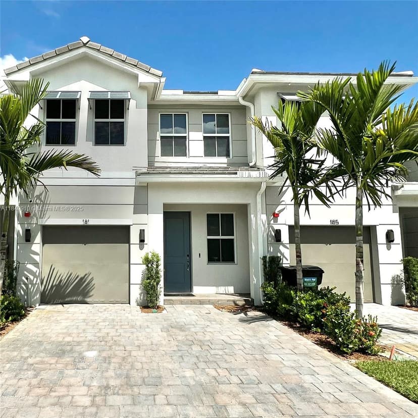 181 SW 170th Ave, Pembroke Pines FL 33027