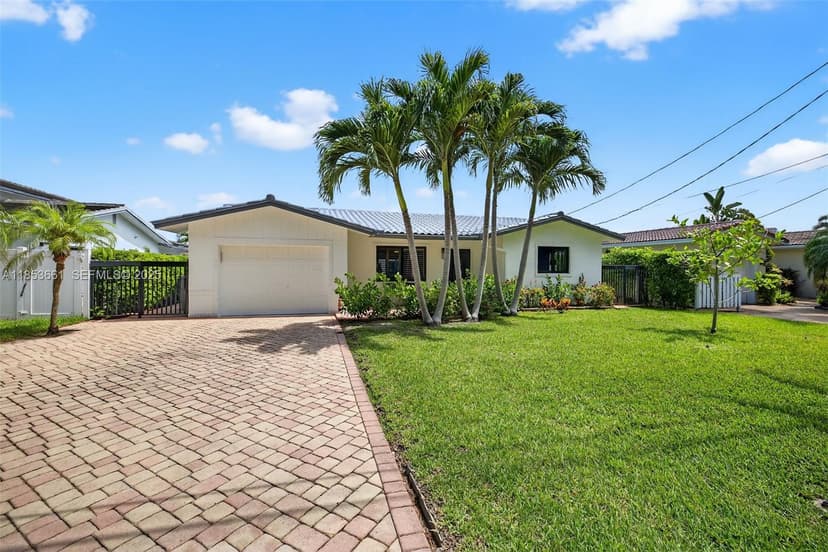 2481 SE 15th St, Pompano Beach FL 33062