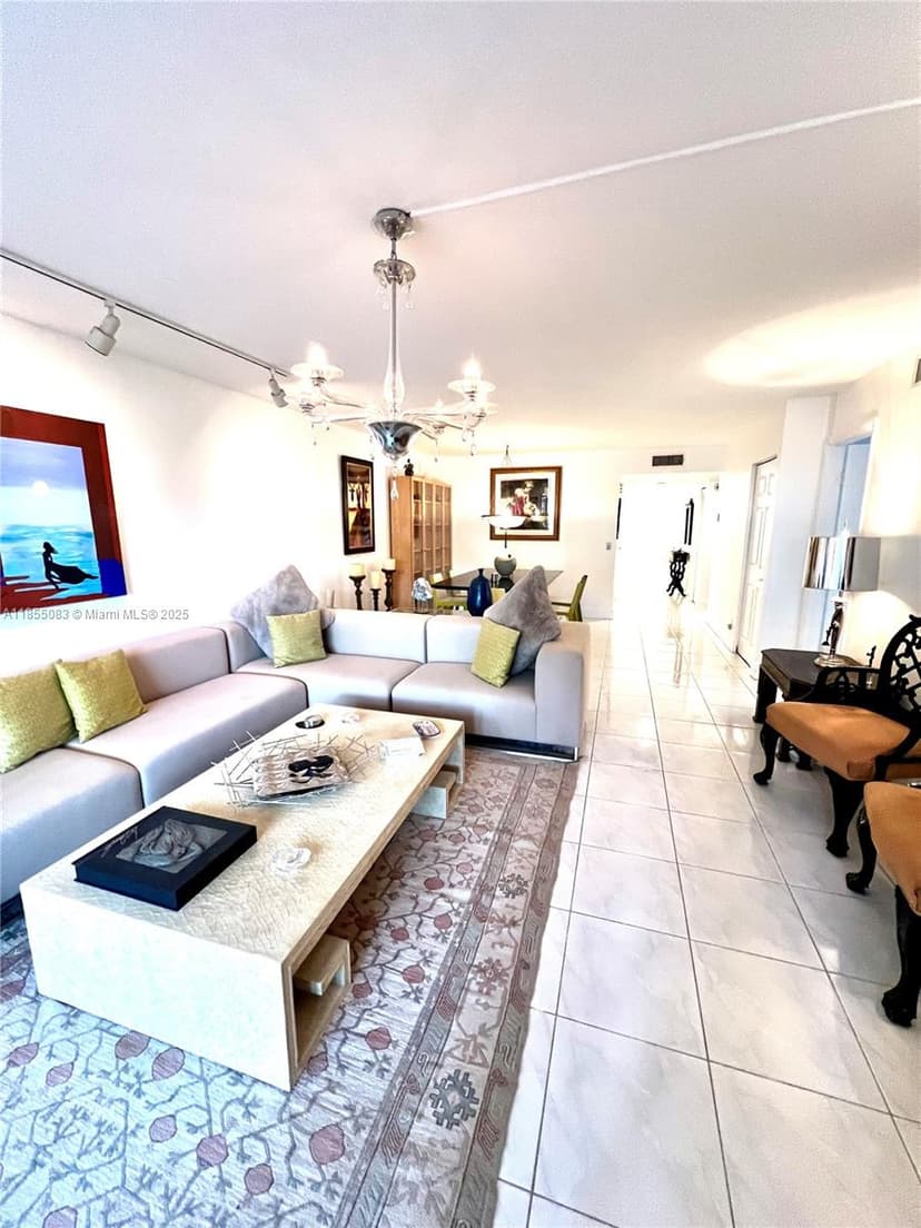 408 Lakeview Dr # 102, Weston FL 33326