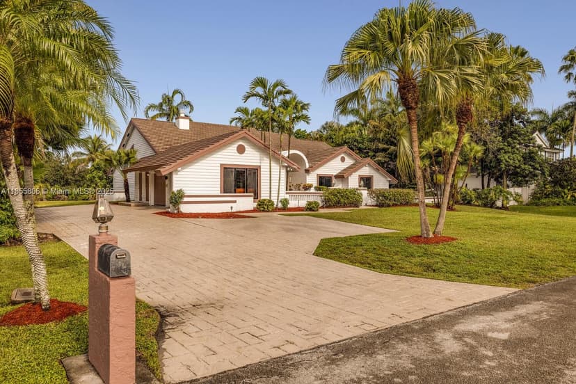 2171 SW 117th Ter, Davie FL 33325