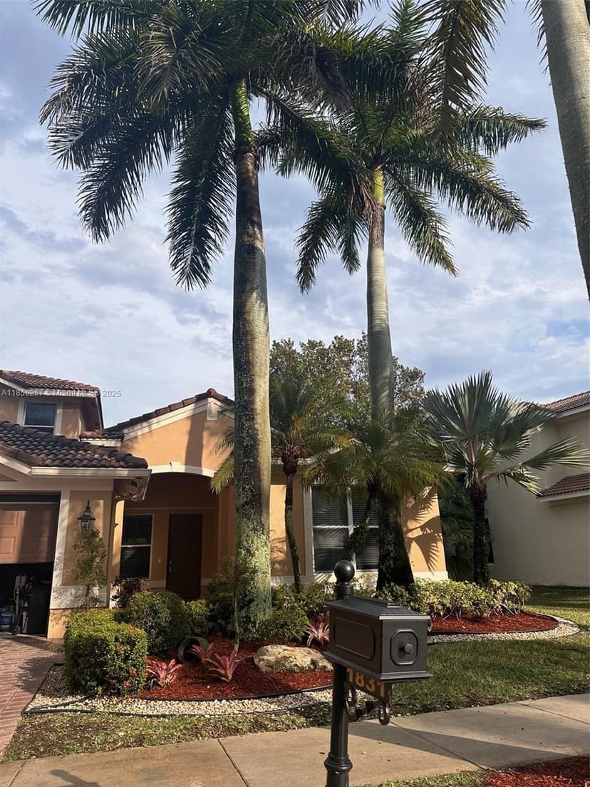 1831 Mariners Ln, Weston FL 33327