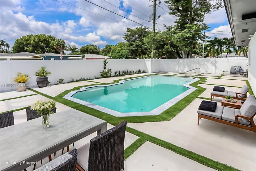 1110 S 14th Ave, Hollywood FL 33020