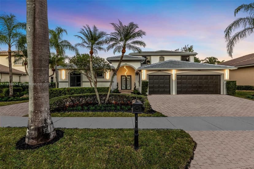 2530 Montclaire Cir, Weston FL 33327