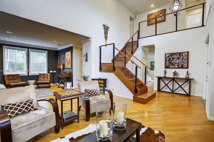 3989 Pinewood Ln, Weston FL 33331