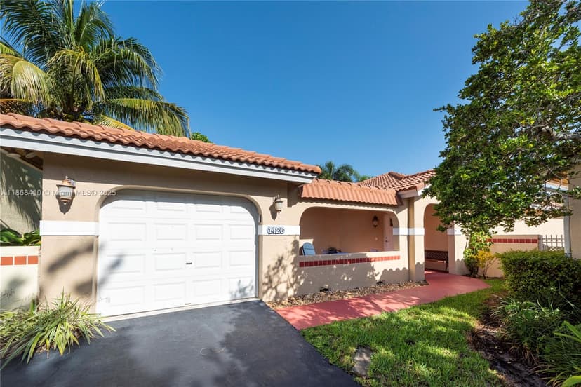 1426 Seagrape Cir, Weston FL 33326
