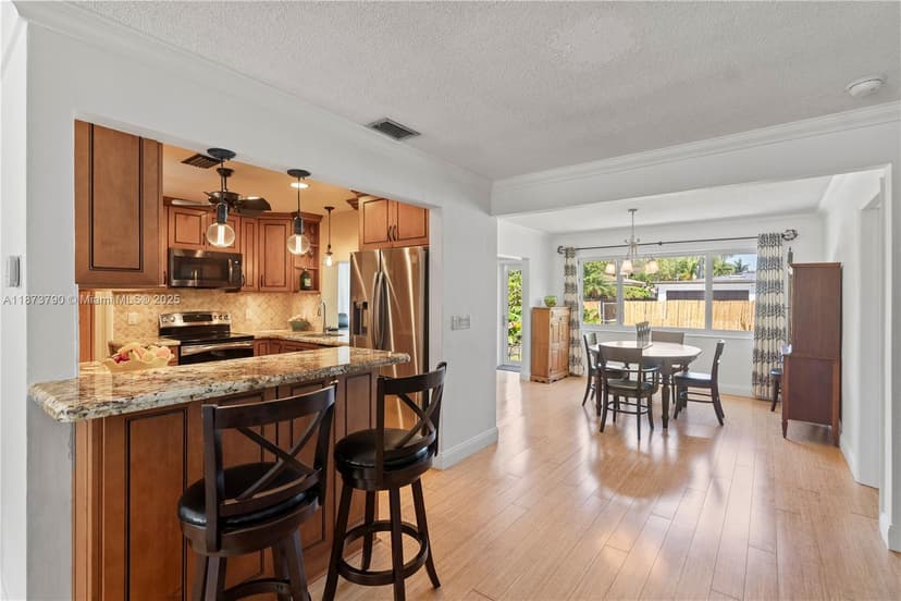 1107 Washington St, Hollywood FL 33019