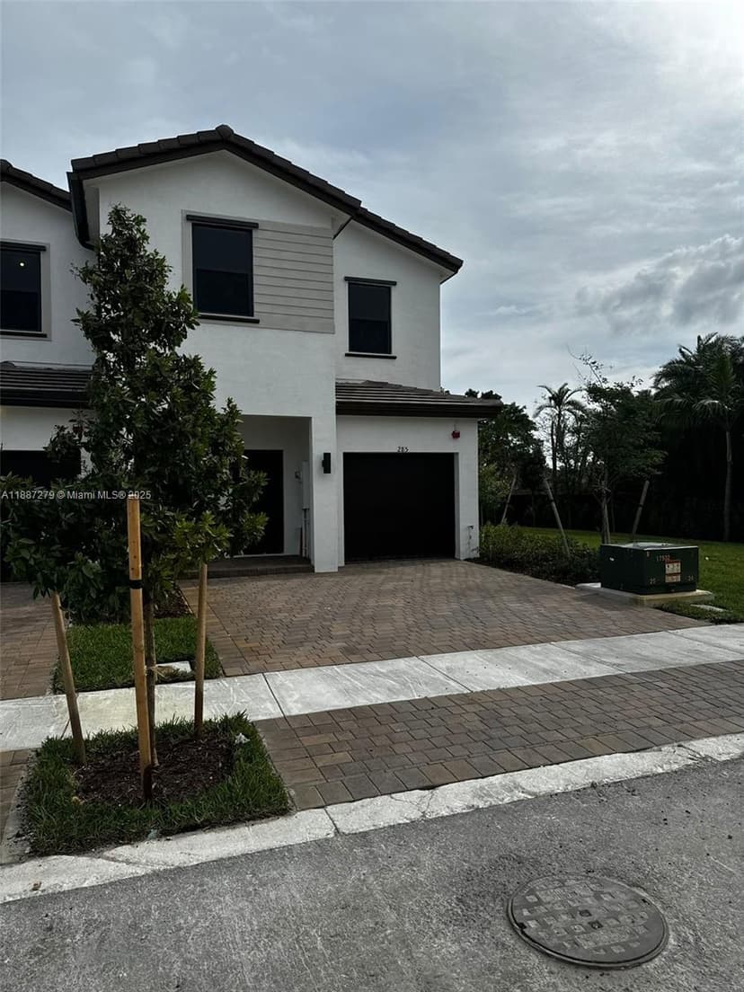 285 SW 159th Ln, Pembroke Pines FL 33027