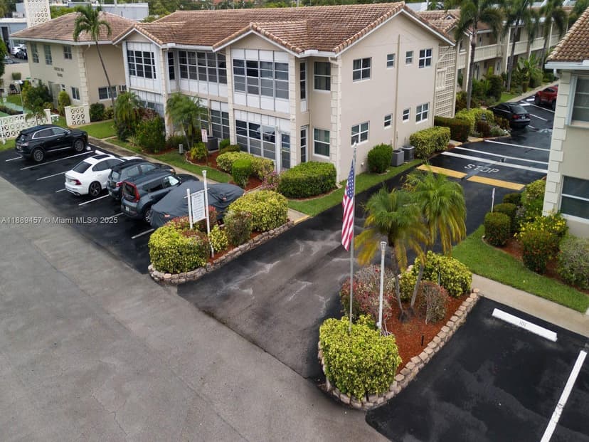 2121 NE 42nd Ct # 202C, Lighthouse Point FL 33064