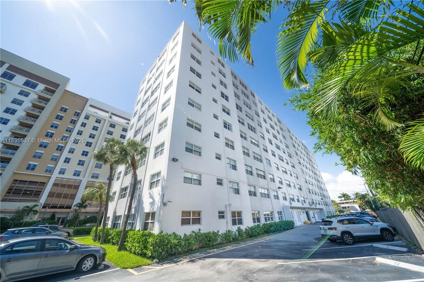 2555 NE 11th St # 310, Fort Lauderdale FL 33304