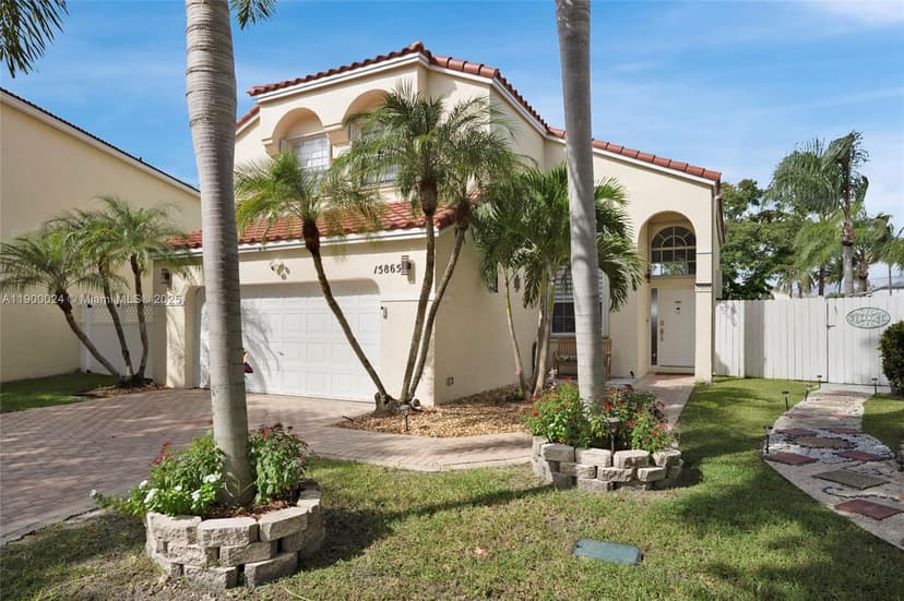 15865 NW 7th St, Pembroke Pines FL 33028