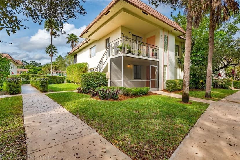 409 Lakeview Dr # 101, Weston FL 33326