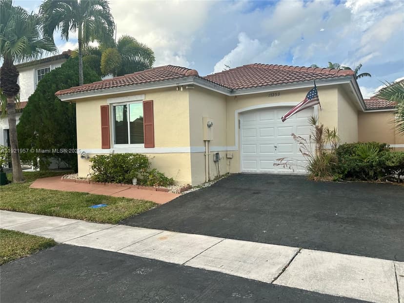 17253 NW 6th Ct, Pembroke Pines FL 33029