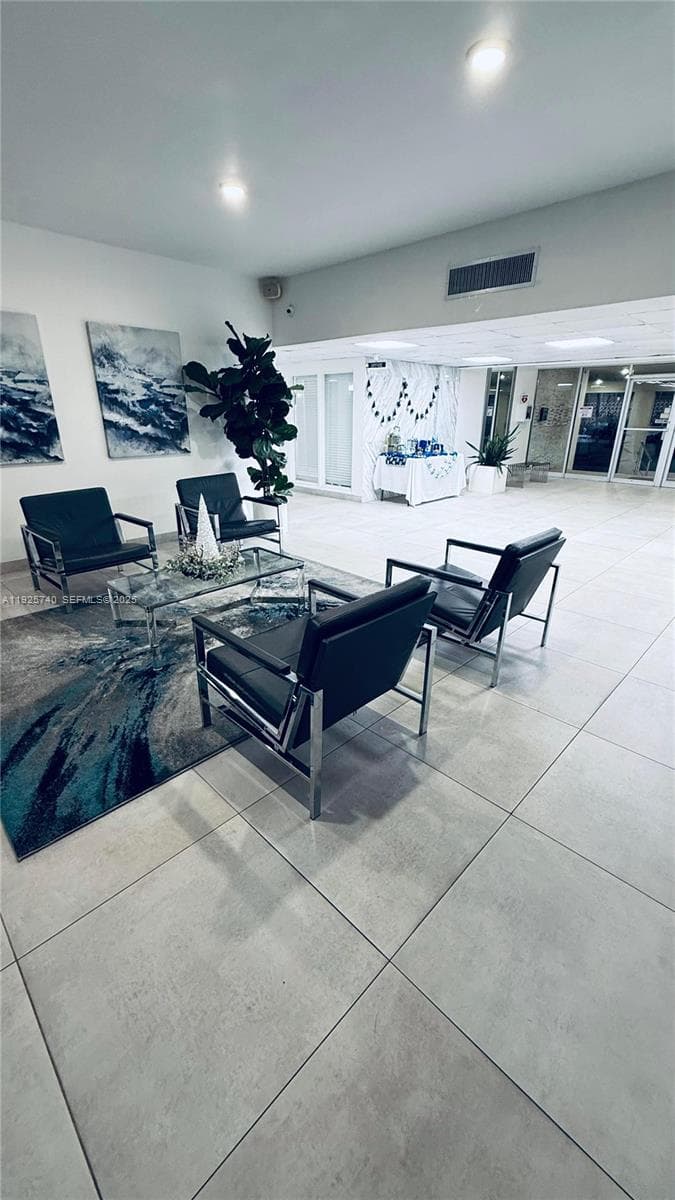 401 Golden Isles Dr # 512, Hallandale Beach FL 33009