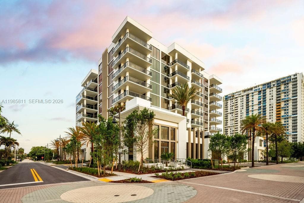 305 Briny Ave # 405, Pompano Beach FL 33062 - Pompano Beach, FL - Photo 1