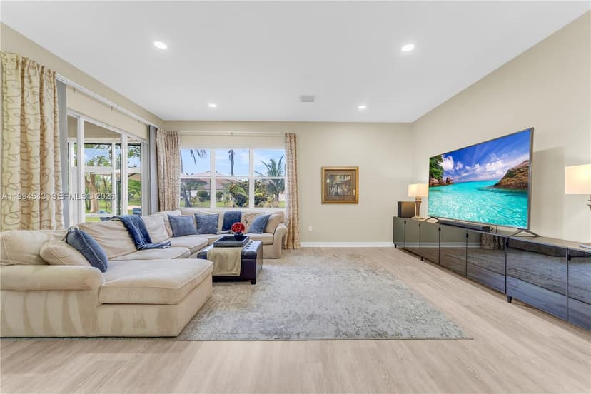 3973 SW 140th Ave, Davie FL 33330