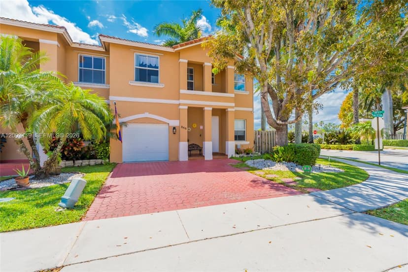 846 NW 135th Ter, Pembroke Pines FL 33028