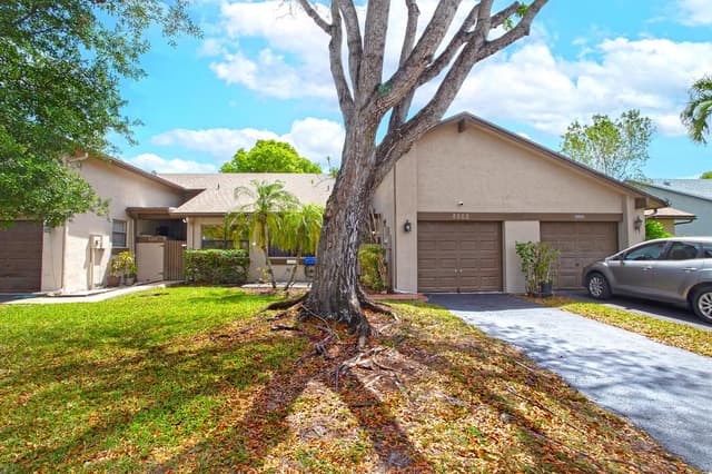 8202 NW 100th Drive, Tamarac FL 33321 - Tamarac, FL - Photo 2