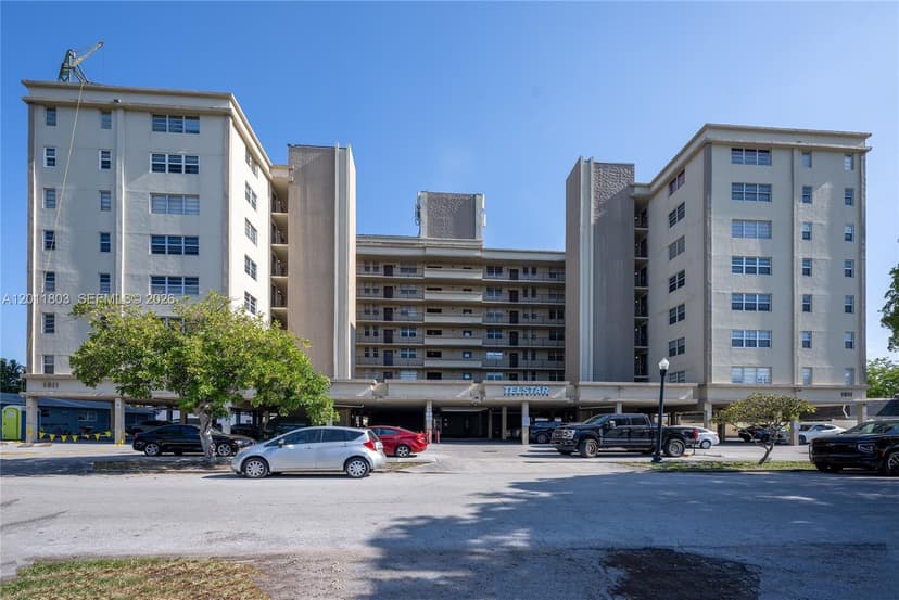1811 Jefferson St # 705, Hollywood FL 33020
