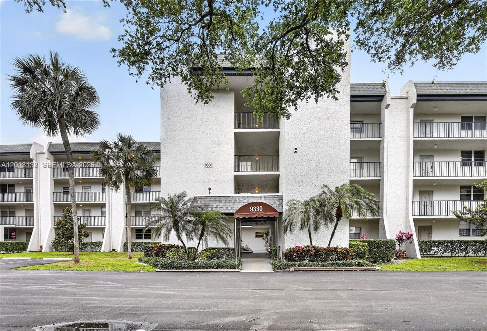 9330 Lagoon Pl # 307, Davie FL 33324 - Davie, FL - Photo 1