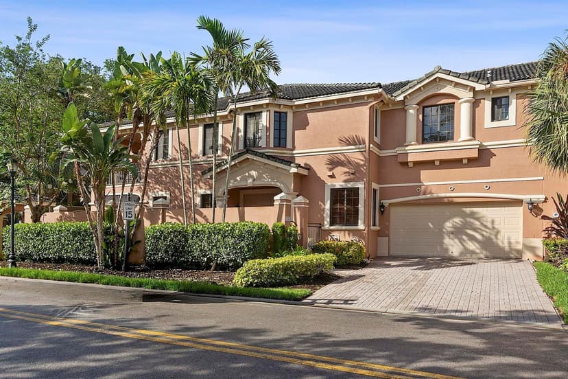 2742 Kinsington Circle, Weston FL 33332