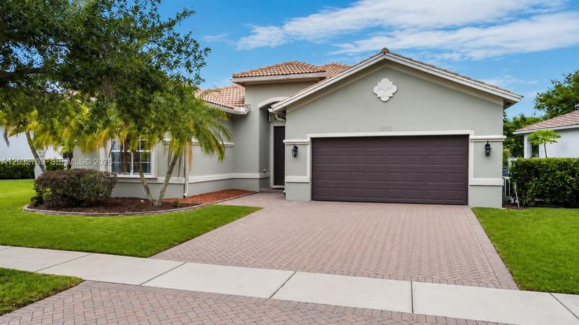 19301 Seneca Ave, Weston FL 33332