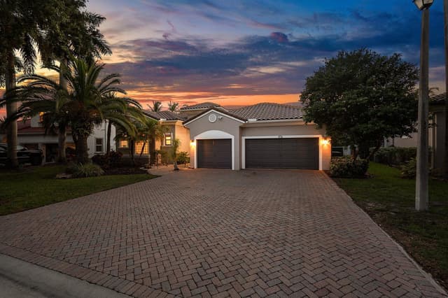 876 NW 123rd Drive, Coral Springs FL 33071 - Coral Springs, FL - Photo 2